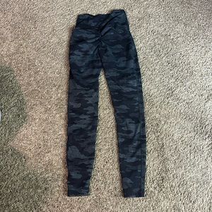 Bombshell size small black leopard soft and comes with bag